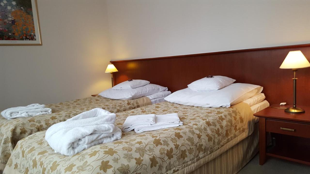 Hotel Dworek*** Skierniewice Esterno foto