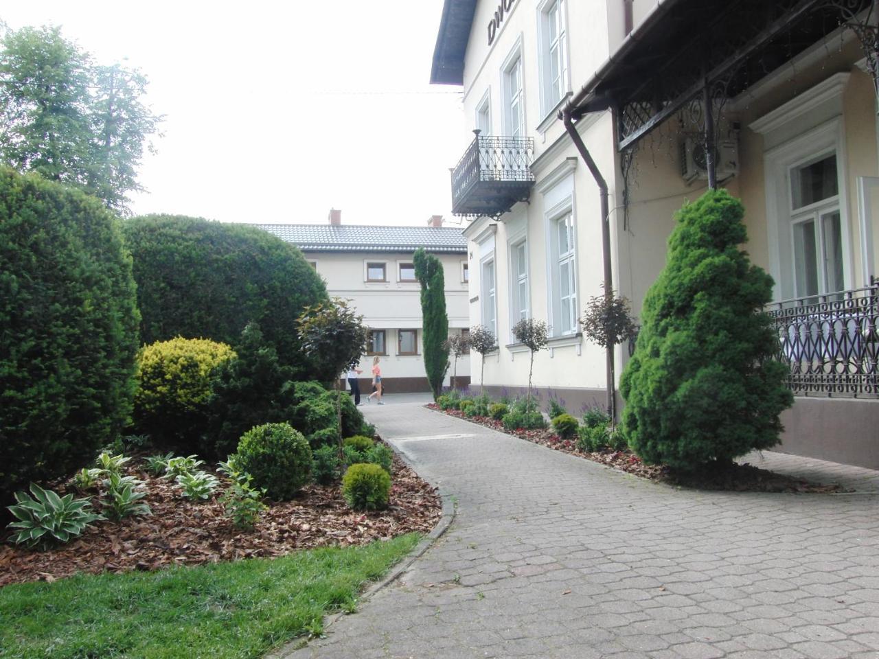 Hotel Dworek*** Skierniewice Esterno foto
